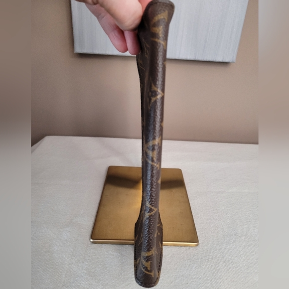 Louis Vuitton Monogram Bucket Pouch - Picture 8 of 16